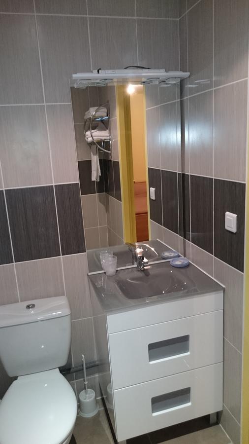 Le Miracle Bed & Breakfast Ledenon Bagian luar foto
