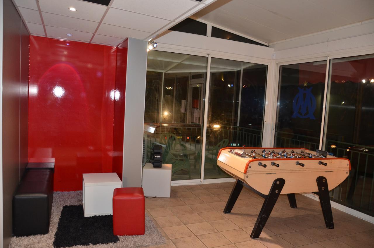 Le Miracle Bed & Breakfast Ledenon Bagian luar foto