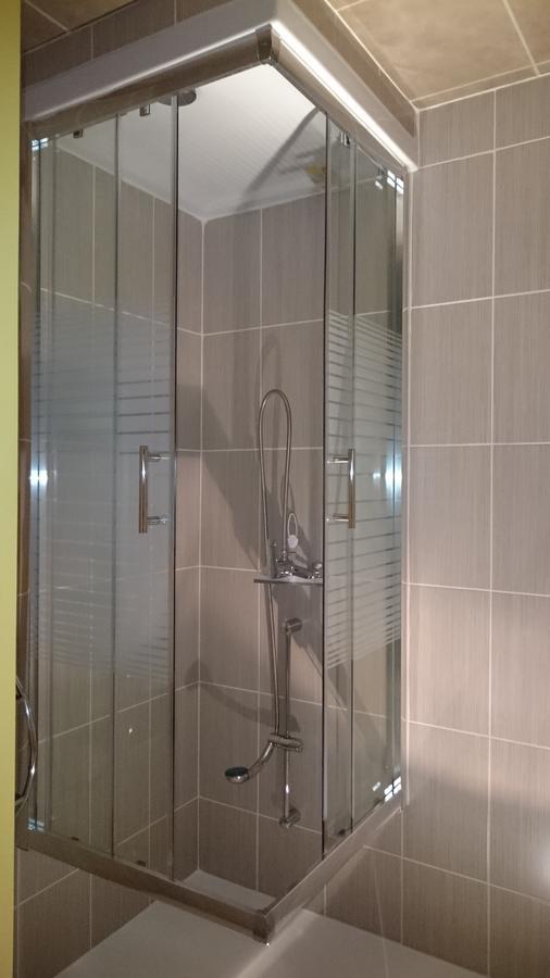 Le Miracle Bed & Breakfast Ledenon Bagian luar foto